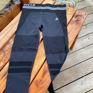 Women’s Ryderwear size Medium workout pants